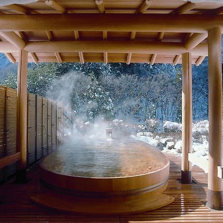 Hotel Nishiyama Onsen Keiunkan Hayakawa Zewnętrze zdjęcie